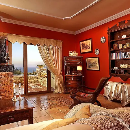 Bozonos Luxury & Villa Akrotiri (Zakynthos)